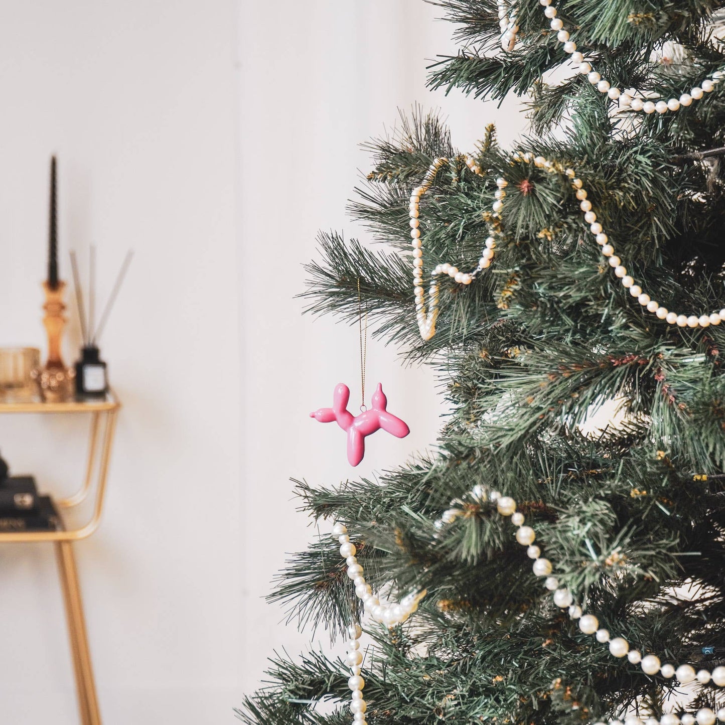 Ornament Hanger – Neon Roze Ballonhond – 6,5 cm