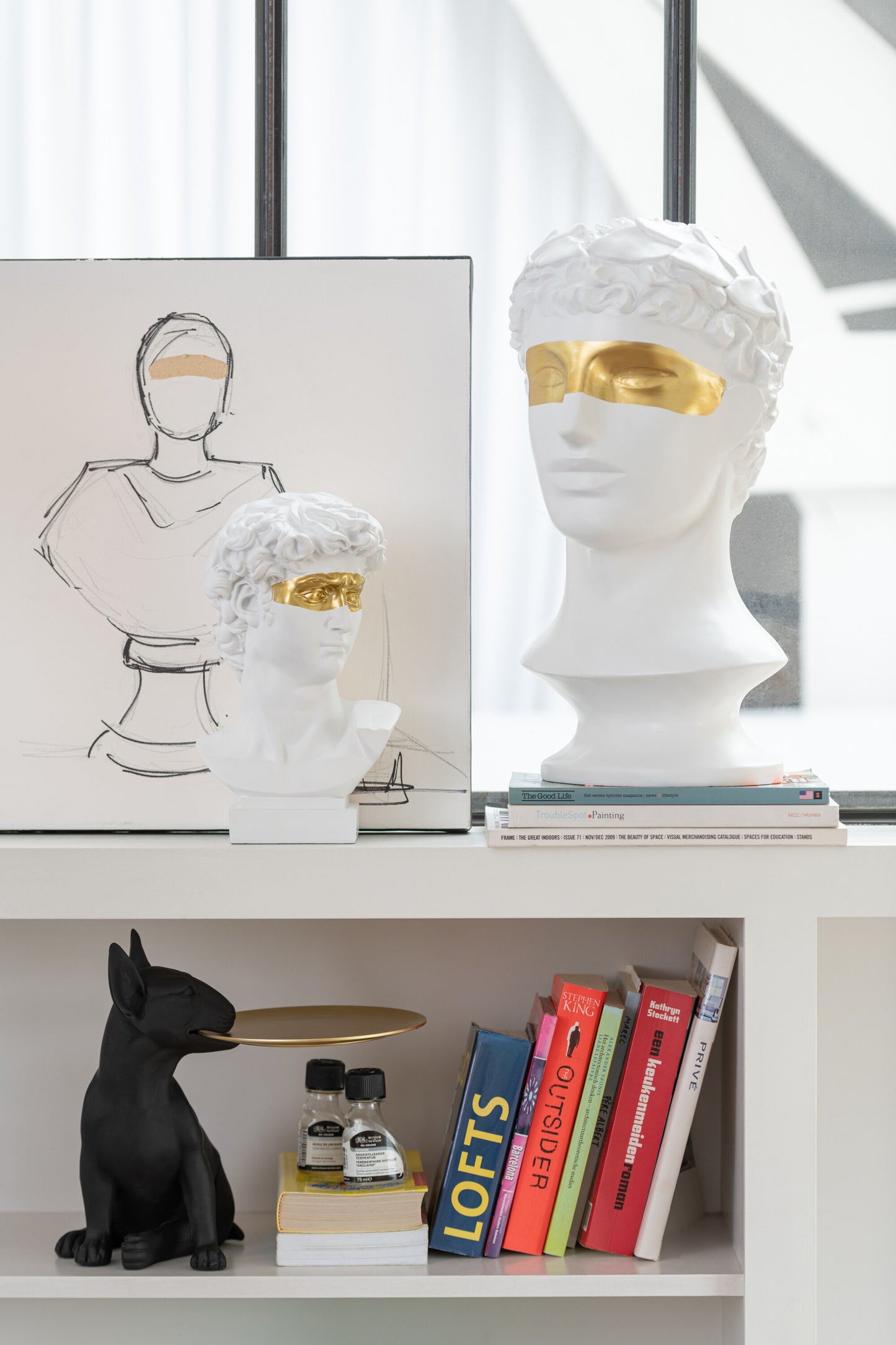 Hondenbeeld met Gouden Plateau – Zwart/Goud