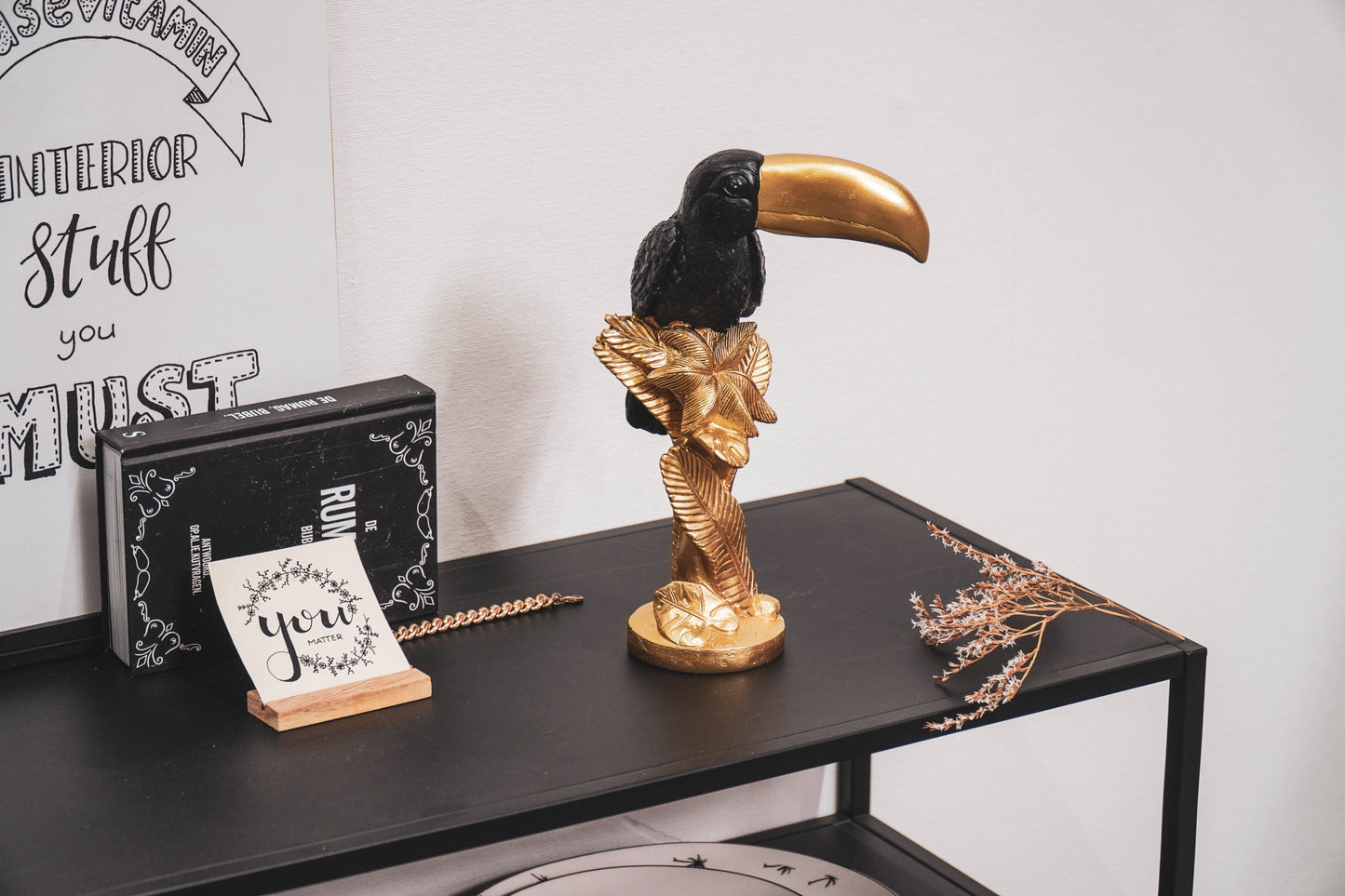 Zwart-Goud Toekan Beeld – 30 cm