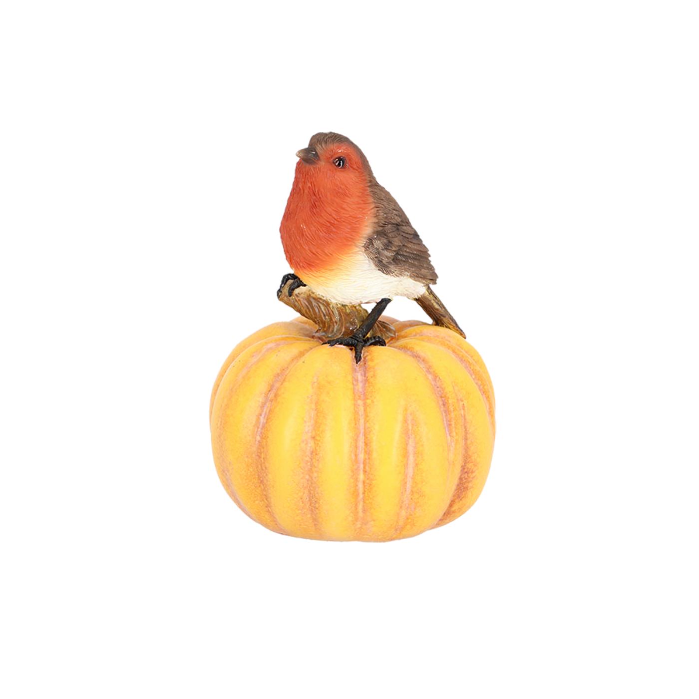 Roodborstje beeld op gele pompoen herfstdecoratie 16 cm