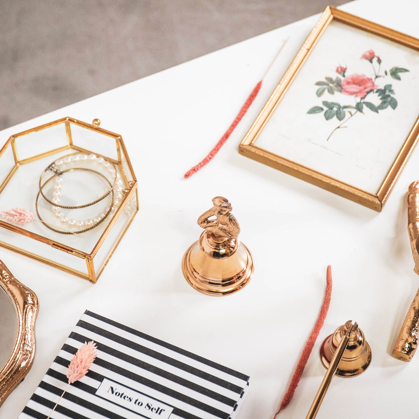 Decoratieve Butlerbel Aap – Goud of Zilver