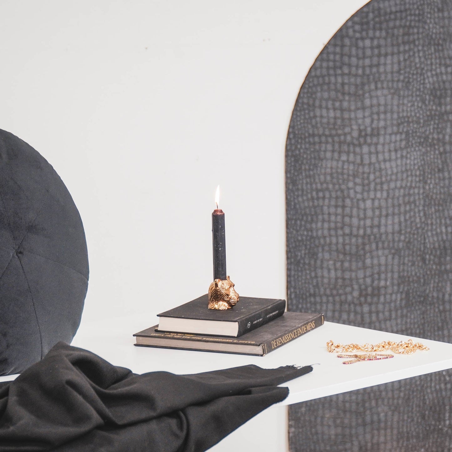 Kleine Gouden Panter Kandelaar – Compact & Chic