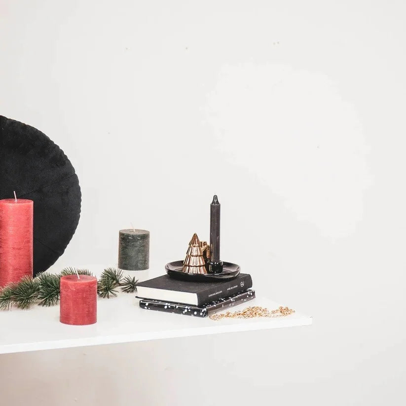 Kandelaar schaaltje met kerstboom en huisje – Housevitamin – zwart & goud – keramiek – 11 cm hoog