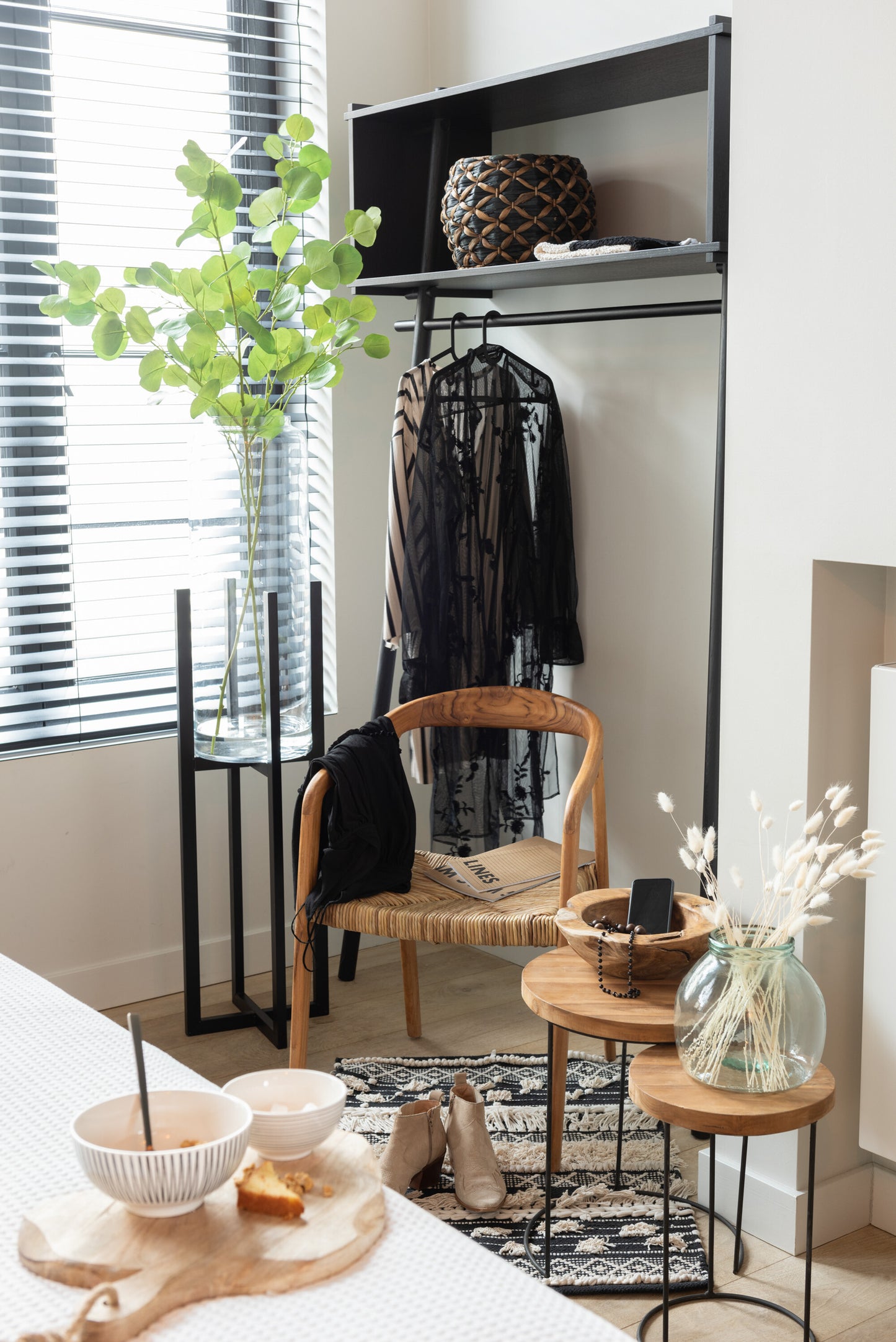 Mand Roni Bol – Handgeweven Waterhyacint – Ø32,5 cm – Zwart/Bruin