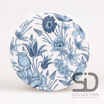 Ronde blauw-witte onderzetter met vogels, bloemen en botanische illustraties van SD Collection, keramiek met kurken onderzijde.