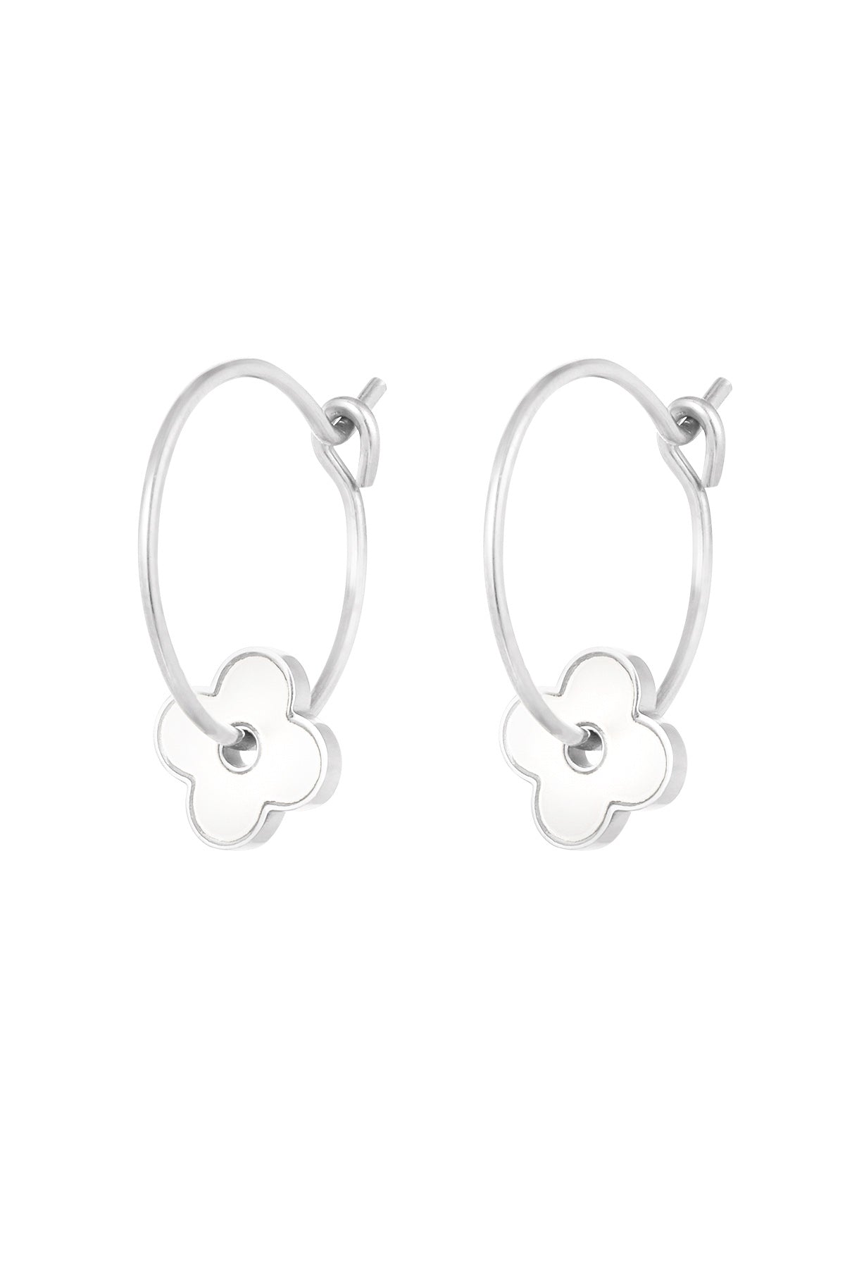 Zilveren oorringen met schelpbloem hanger – stainless steel zomerse oorbellen – Krokomingo