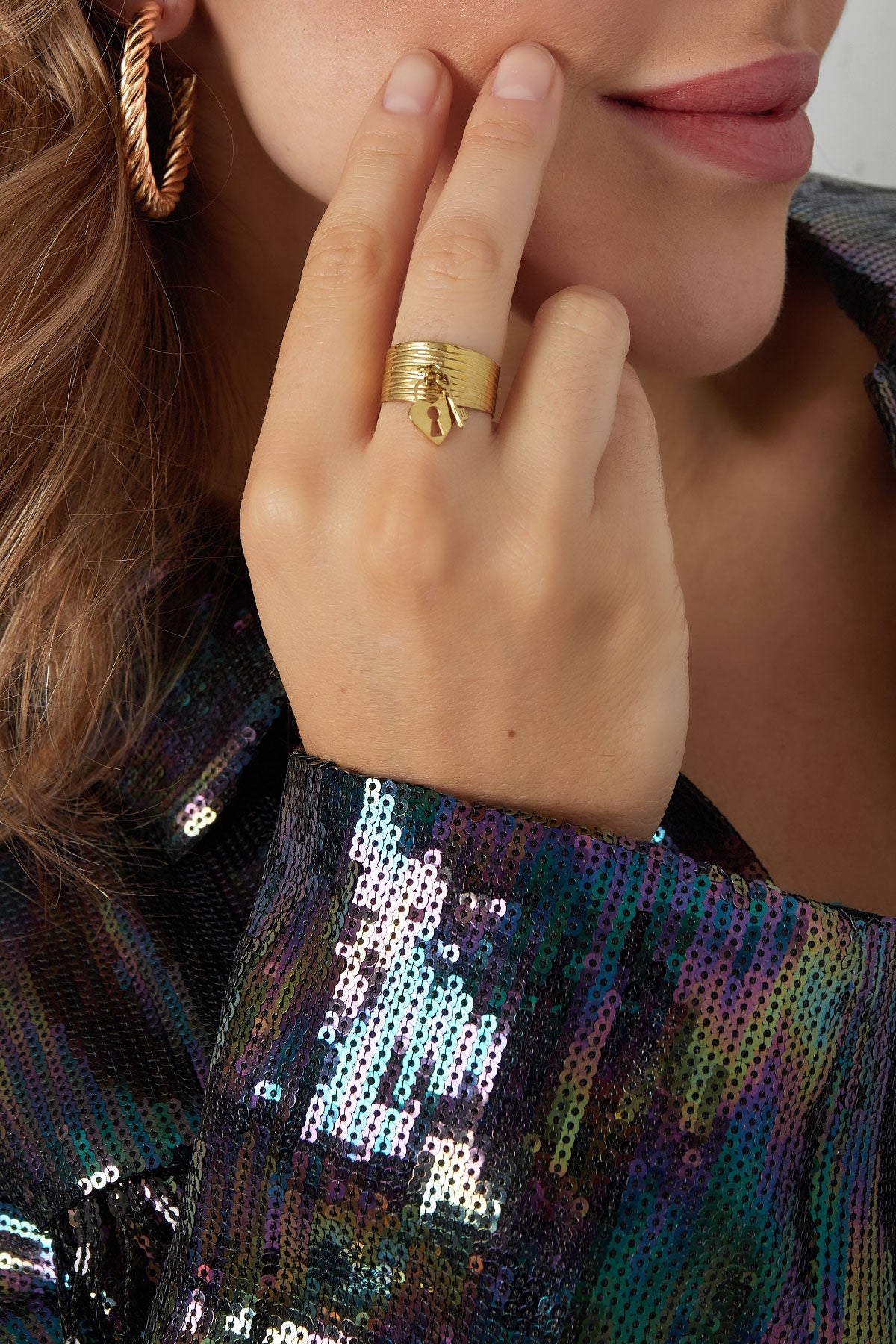 Gouden Hart & Sleutel Ring β Geribbelde Statement Ring
