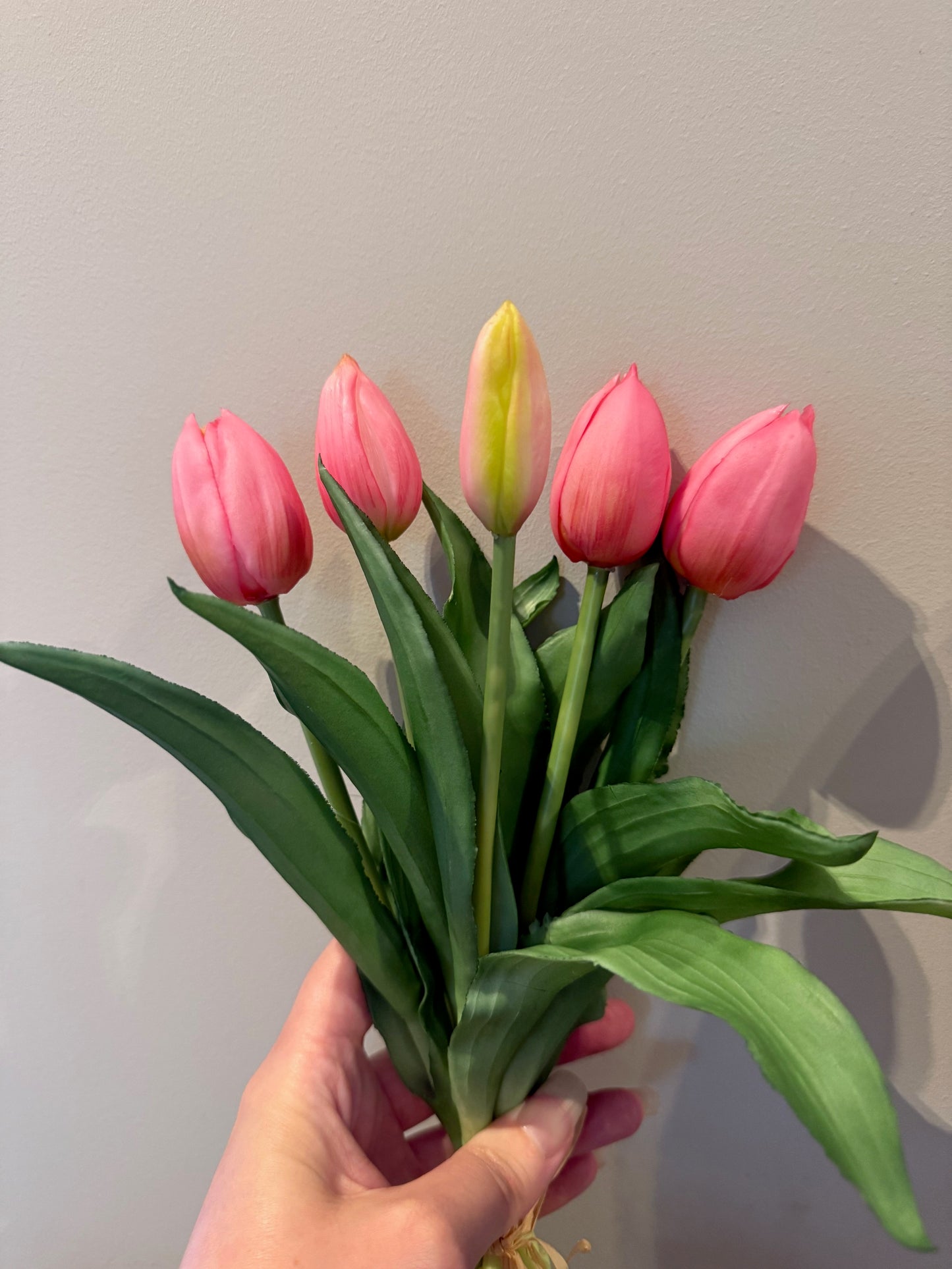 Set van 5 roze Real Touch kunsttulpen – 30 cm – zijden bloemen voor een romantisch interieur