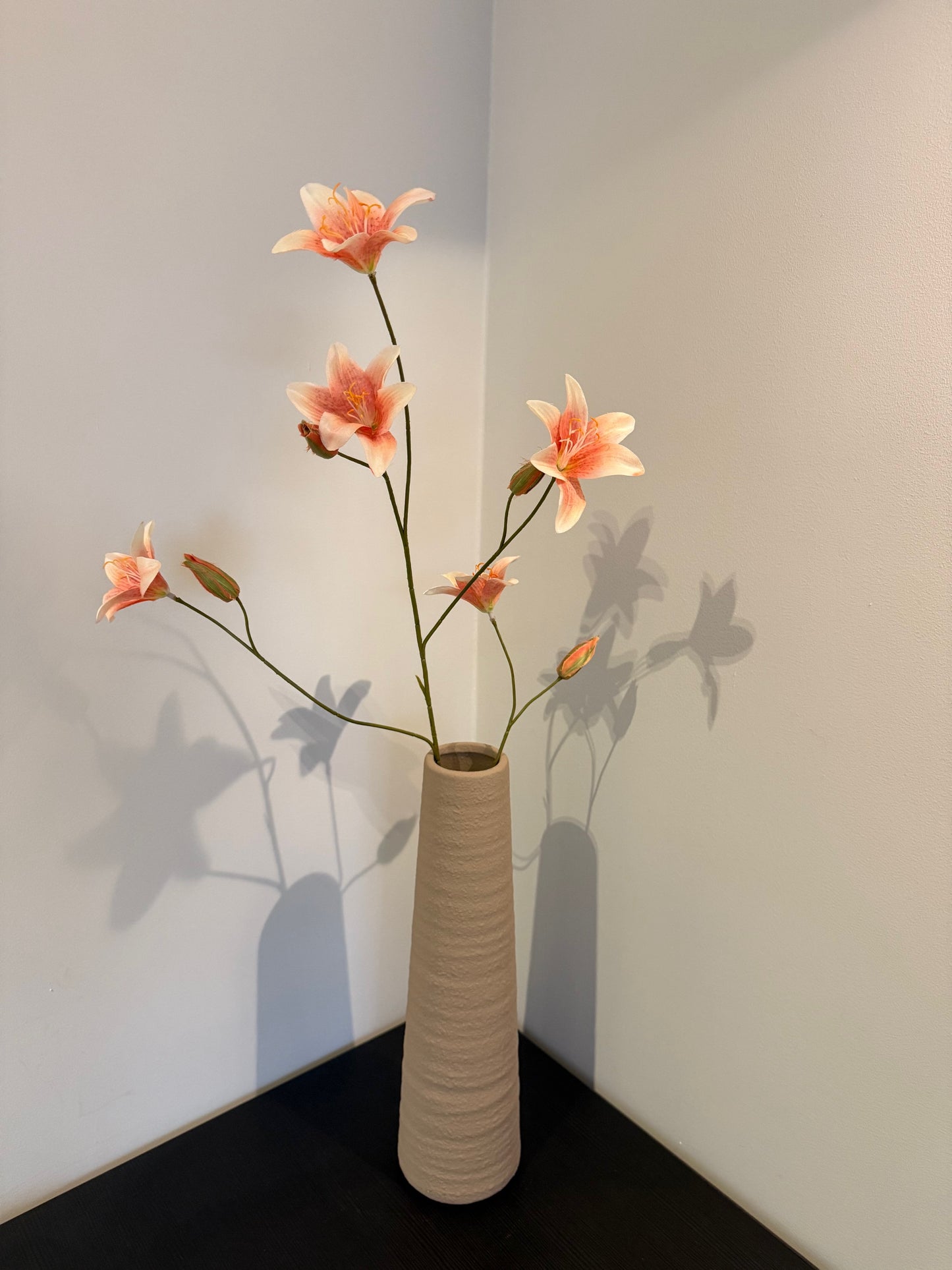 Beige Aardewerk Vaas – Hoge Structuur Vaas 40 cm