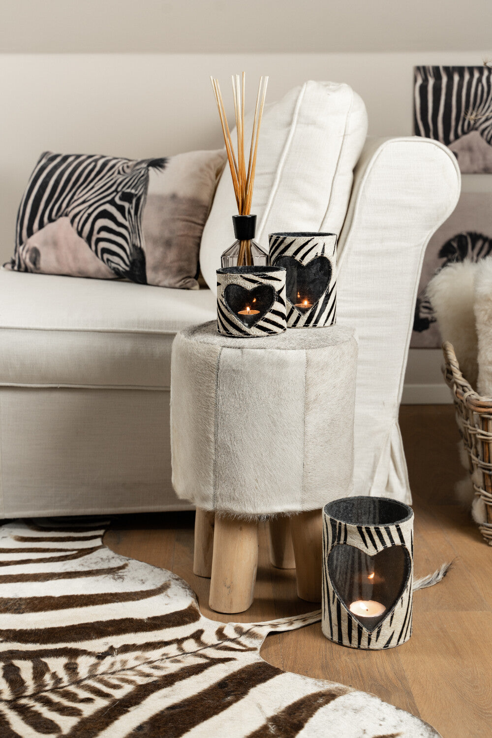 Windlicht van koeienhuidleer met zebraprint en hartvormige uitsnede – Mars & More