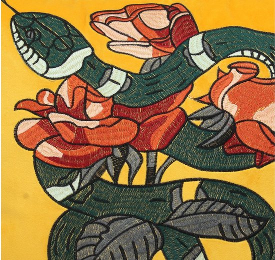 Sierkussen Slang Velvet Geel – Luxe Blikvanger