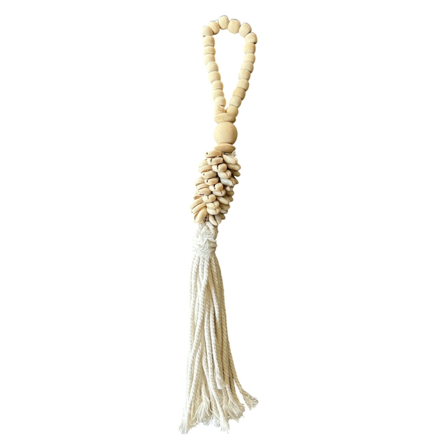 Handgemaakte schelpenhanger met houten kralen en katoenen tassel uit Bali