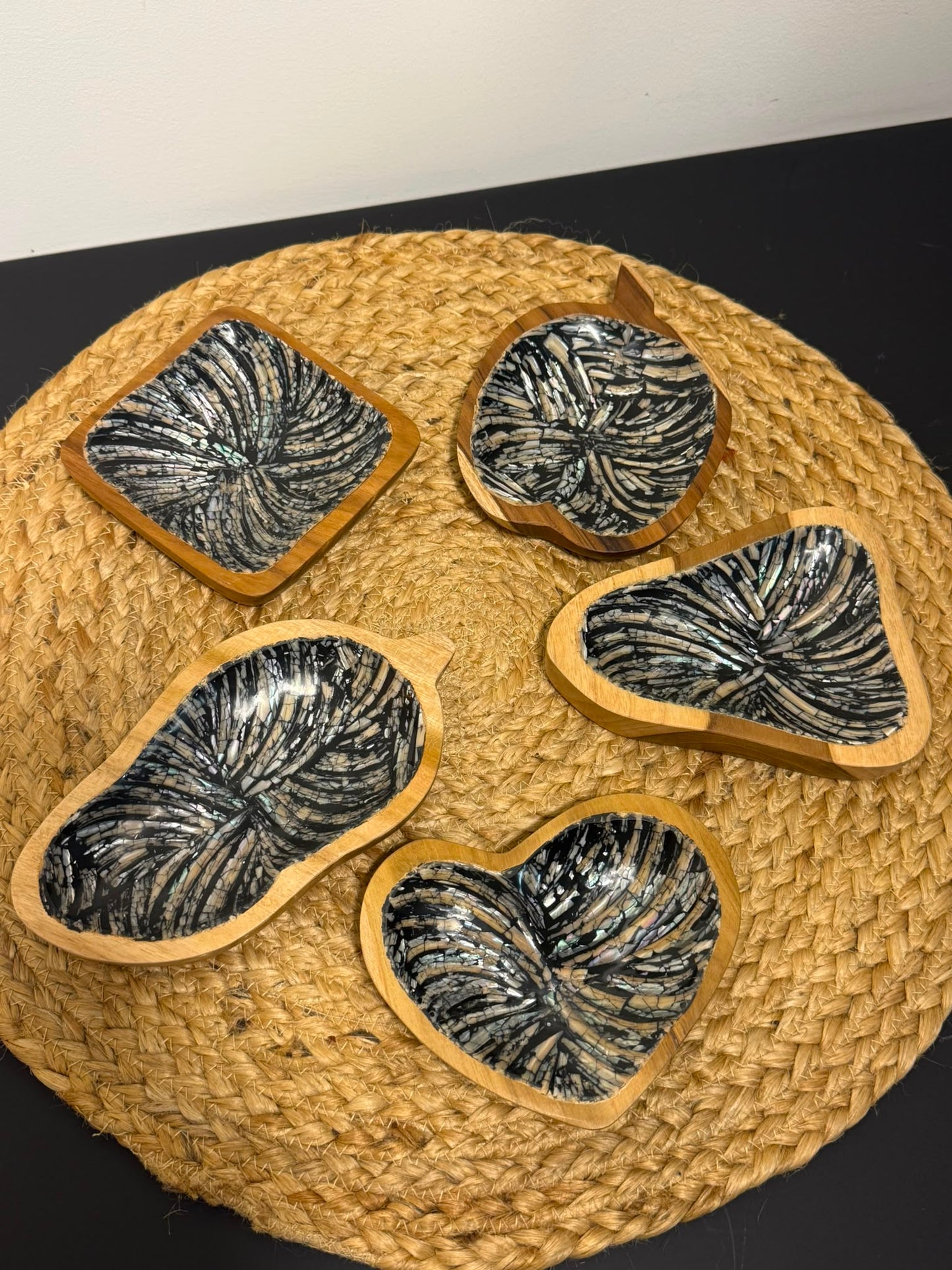 Kacangan Tulang Mix decoratieve bakjes uit Indonesië in vijf verschillende vormen