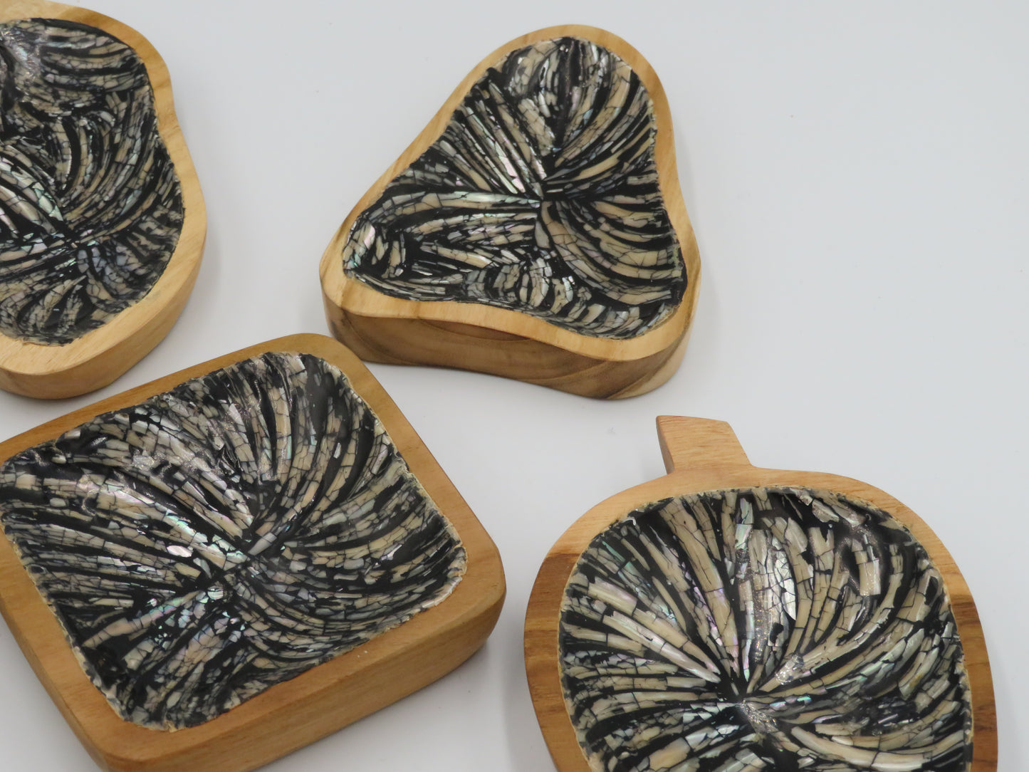 Kacangan Tulang Mix – decoratief houten bakje uit Indonesië