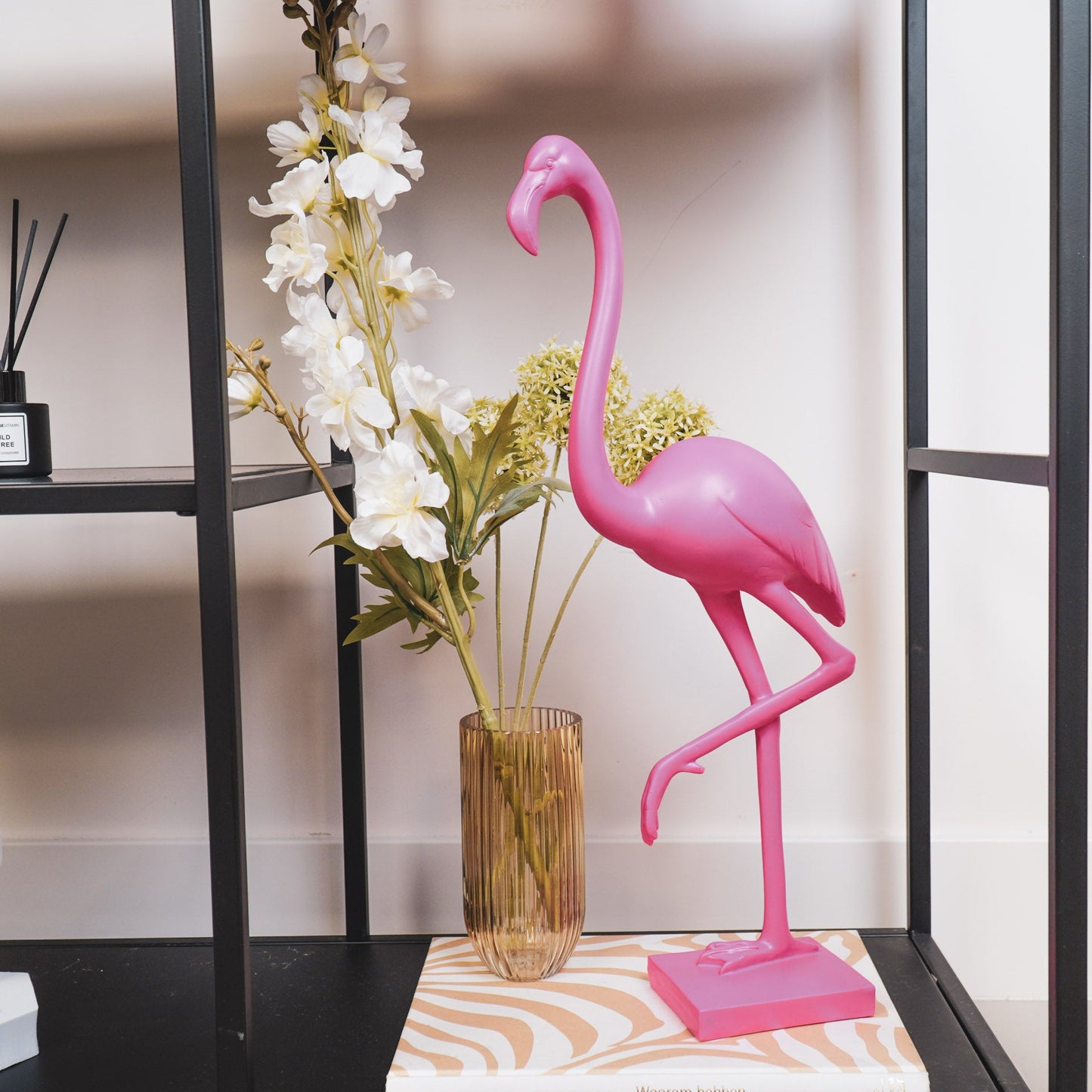 Flamingo-Statue in leuchtendem Pink