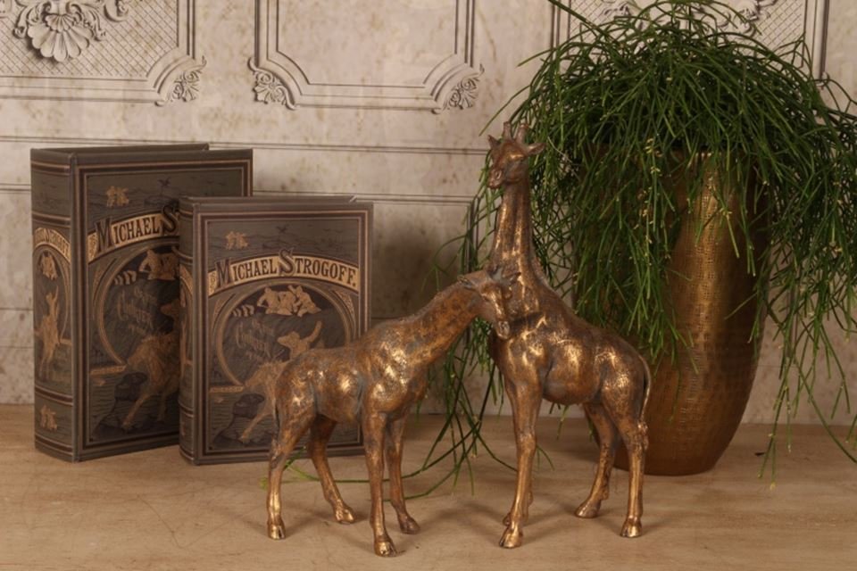 Goudkleurige giraffe beelden van Dutch Style – sierlijke woondecoratie in oud goud, los of als set