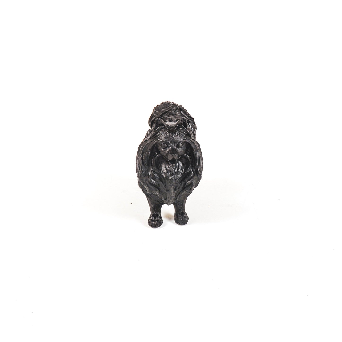 Schwarze Zwergspitz-Statue – Elegante Hundestatue