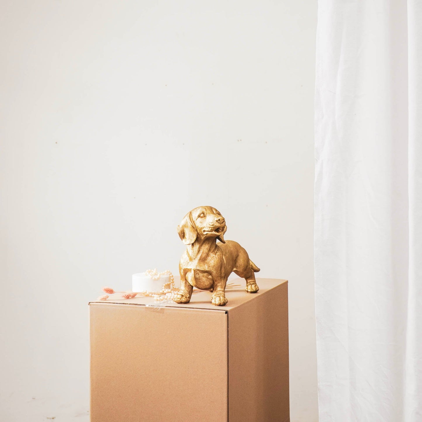 Goldene Dackelstatue – 31 × 14 × 23 cm – Verspielt &amp; Luxuriös