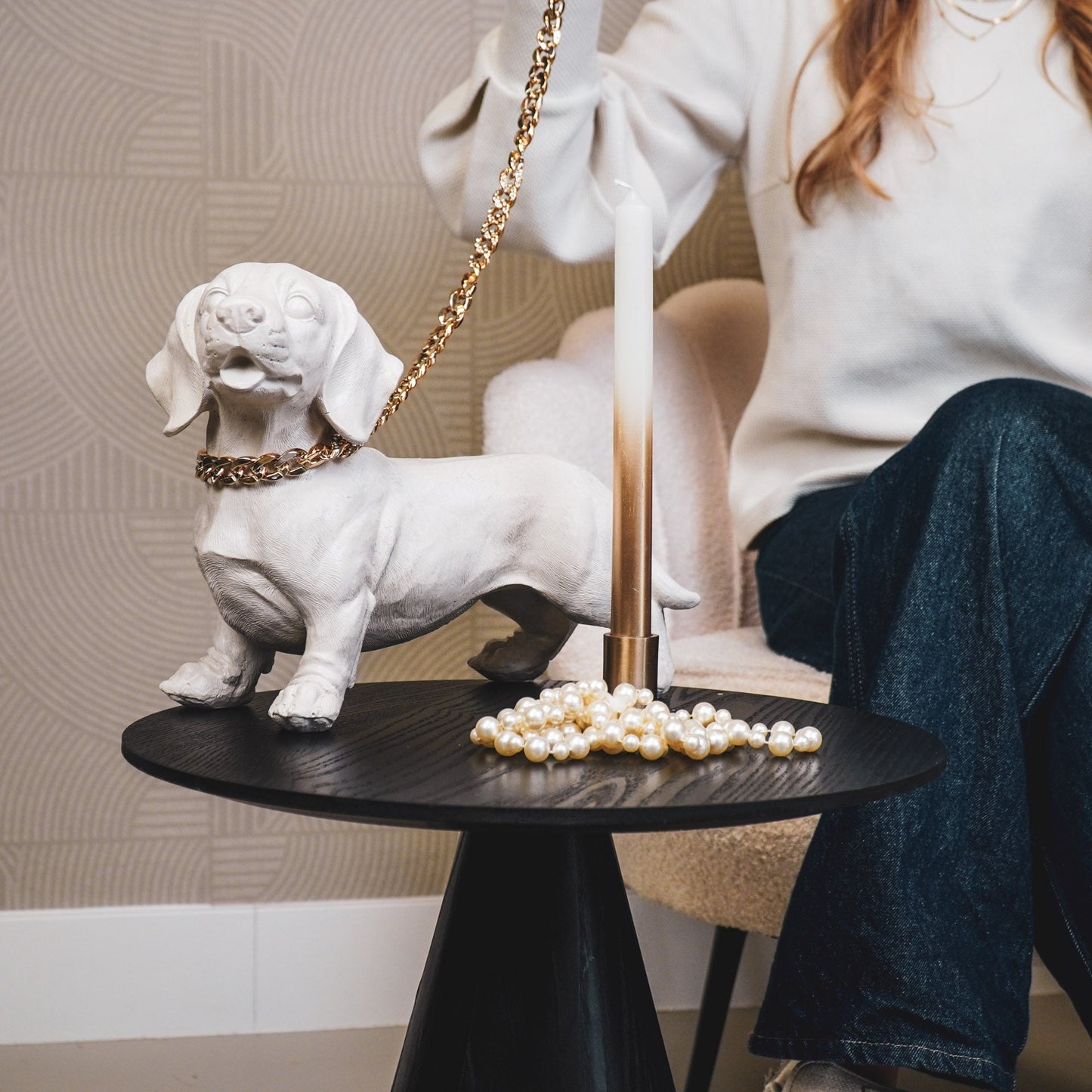 Beige Dackelstatue – 20 × 8 × 15 cm – Schlank &amp; Modern
