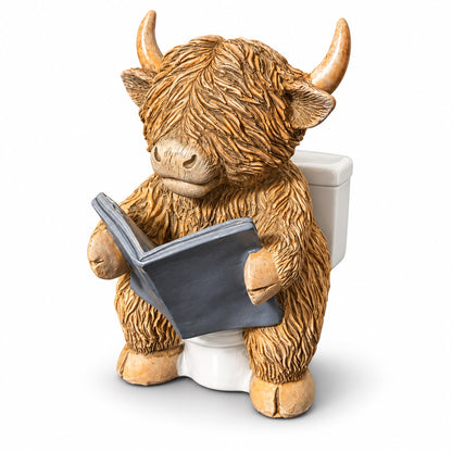Schottisches Hochlandrind auf der Toilette mit Buch – Lustige Figur | 11,5 cm