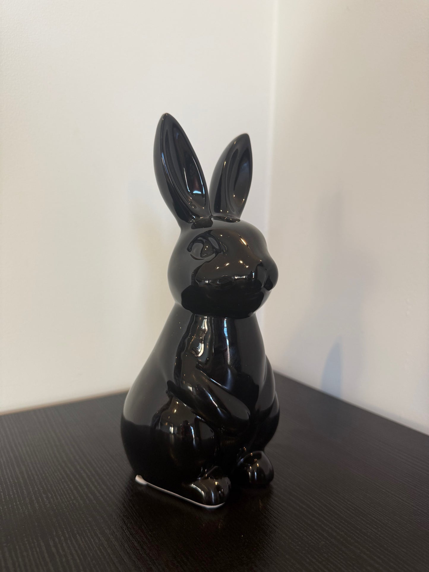 Decoratief beeld konijn zwart keramiek 20 cm