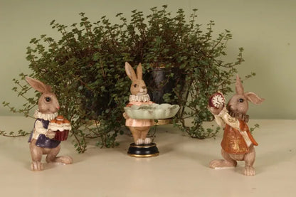 Paashaasje met Schaal – Decoratief Beeld – Dutch Style – 15 cm