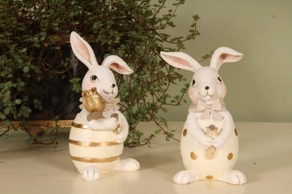 Set paashazen in ei – wit met goud – met wortel of tulp – Dutch Style paasdecoratie 13-14 cm