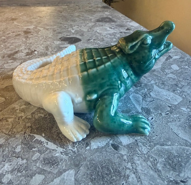 Crocodile Statue Green/White 22.9 cm – Ceramic