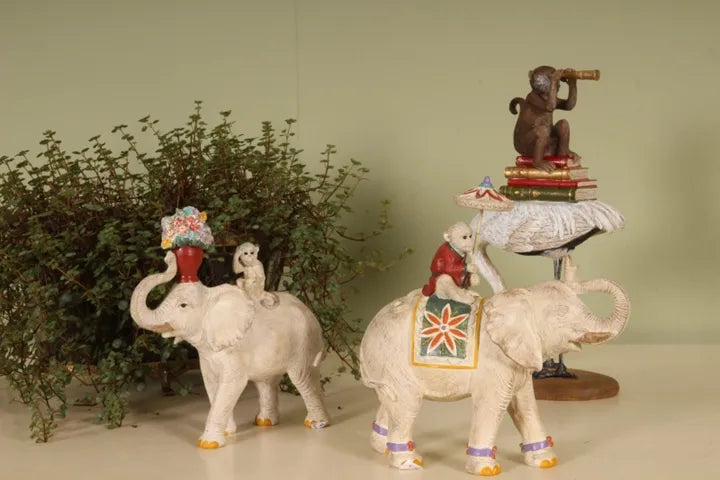 Decoratief beeld olifant met aap – Dutch Style – keuze uit bloemenmand of parasol – Krokomingo paasdecoratie
