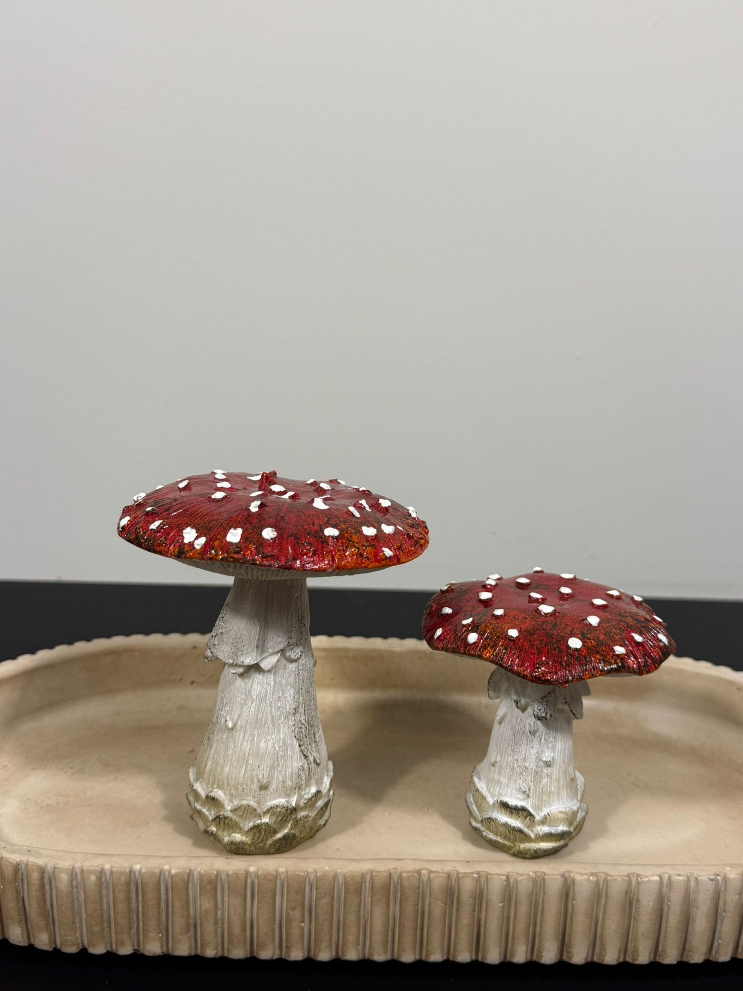 Set van 2 Rode Paddenstoelen met Boslook – 10 & 13 cm