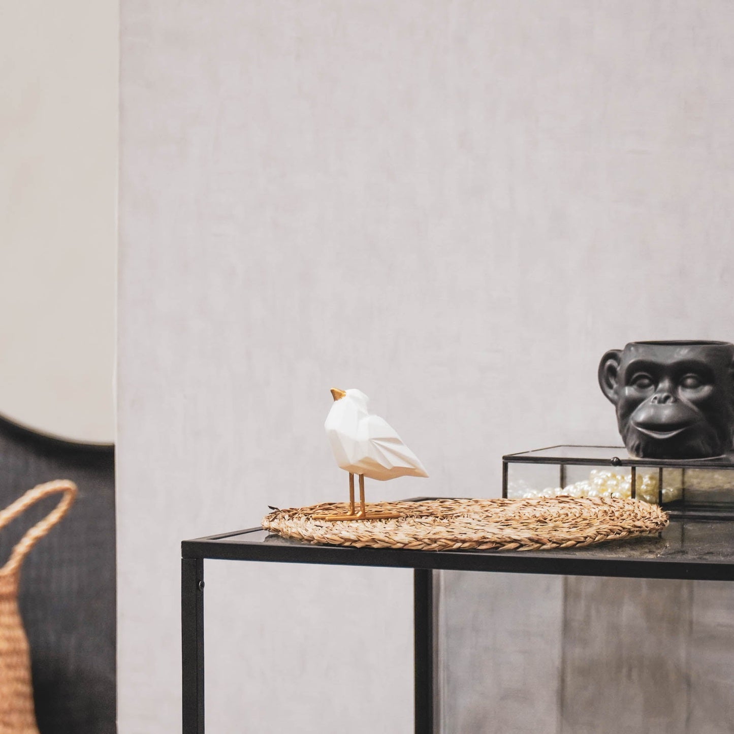 Weißer Vogel mit goldenen Details