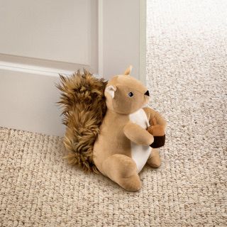 Zittende eekhoorn deurstopper met eikel beige bruin 27 cm