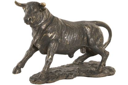 Stier beeld van resin met antiek bronzen afwerking en realistische details als luxe woondecoratie voor een modern of klassiek interieur.