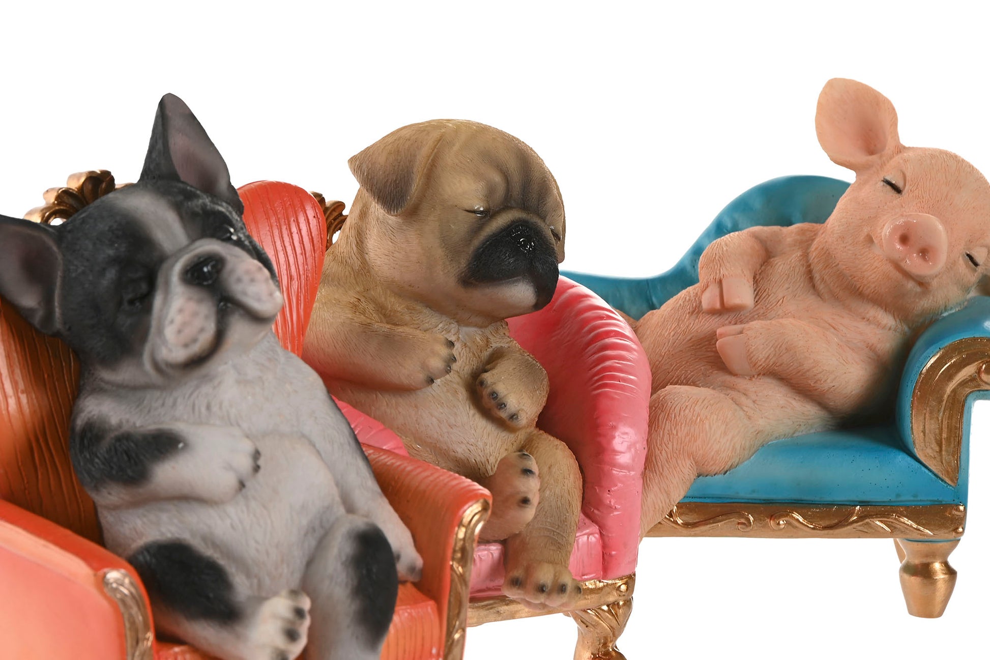 Slapende dierenbeelden op kleurrijke fauteuil van polyresin, keuze uit Franse bulldog, mopshond of biggetje