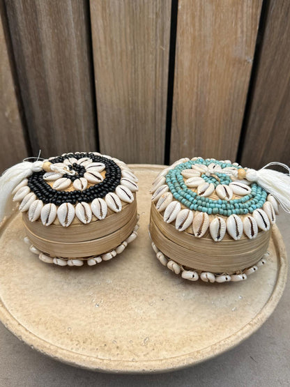 Handgemaakt Balinees Decoratief Doosje met Schelpen | Ø 11 x 8 cm