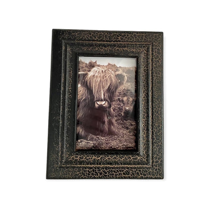 Fotolijst craquelé met Schotse Hooglander – vintage ontwerp in zwart – medium-22x17cm