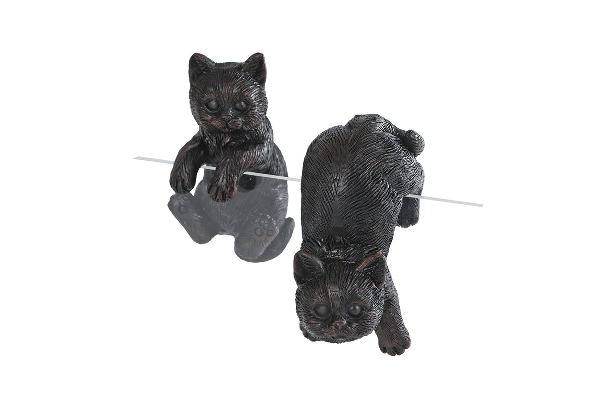 Hangende kat decoratie zwart van polystone voor plank bloempot of theelichthouder 5,5 x 5 x 9 cm