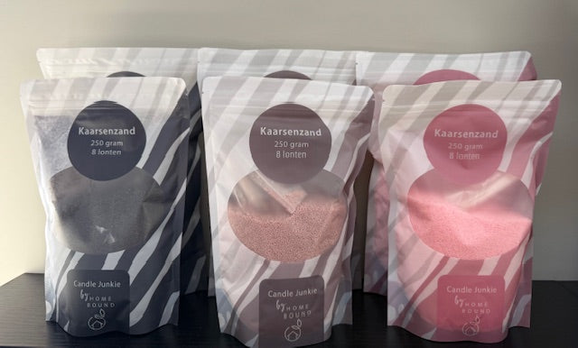 Kaarsenzand in 3 kleuren & 2 formaten – Zwart, Roze & Taupe met Lonten | Candle Junkie by Homebound