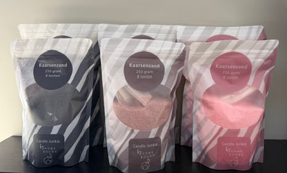 Kaarsenzand in 3 kleuren & 2 formaten – Zwart, Roze & Taupe met Lonten | Candle Junkie by Homebound