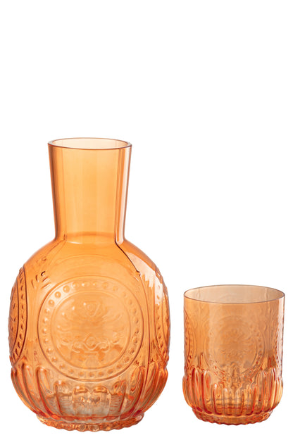 J-Line Maya karaf met drinkglas in oranje amberkleurig reliëfglas met inhoud van 750 ml.