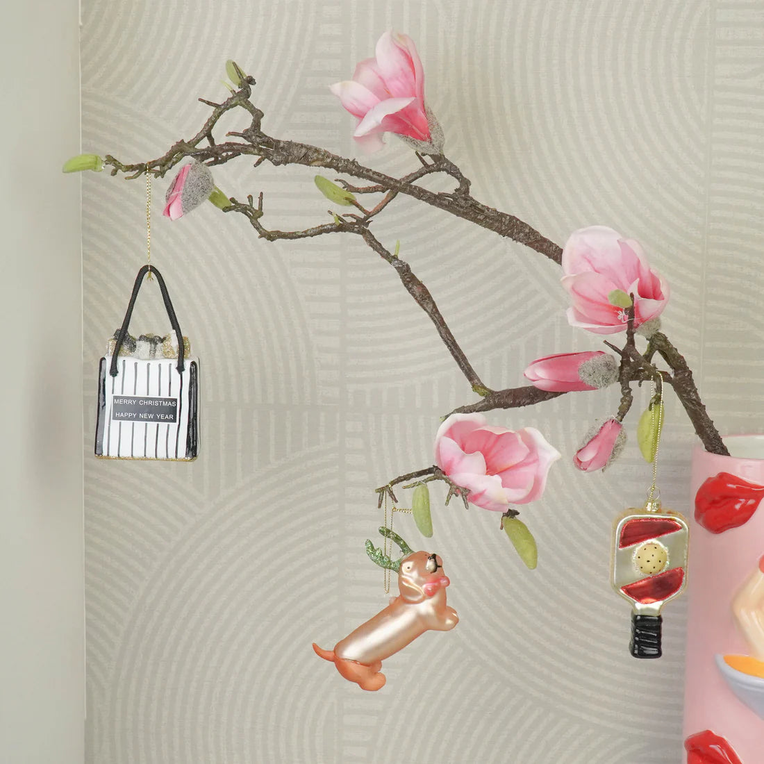 Kerstbal in de vorm van een shopping bag – glas – zwart/wit/goud – Krokomingo – 8,5 cm