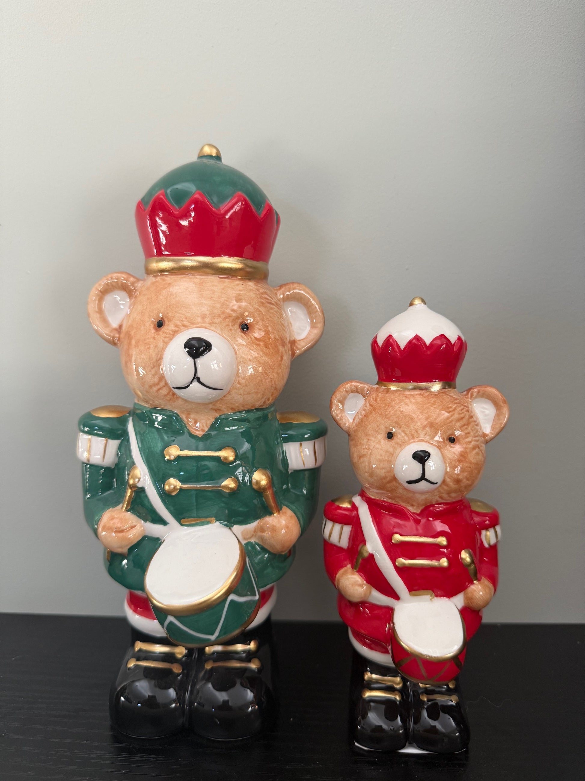 Set notenkraker beren kerstdecoratie – rood & groen dolomiet beelden