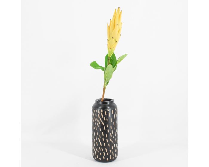 Gele tropische kunsttak van 83 cm met exotische protea bloem als decoratieve kunstbloem voor vazen en arrangementen.