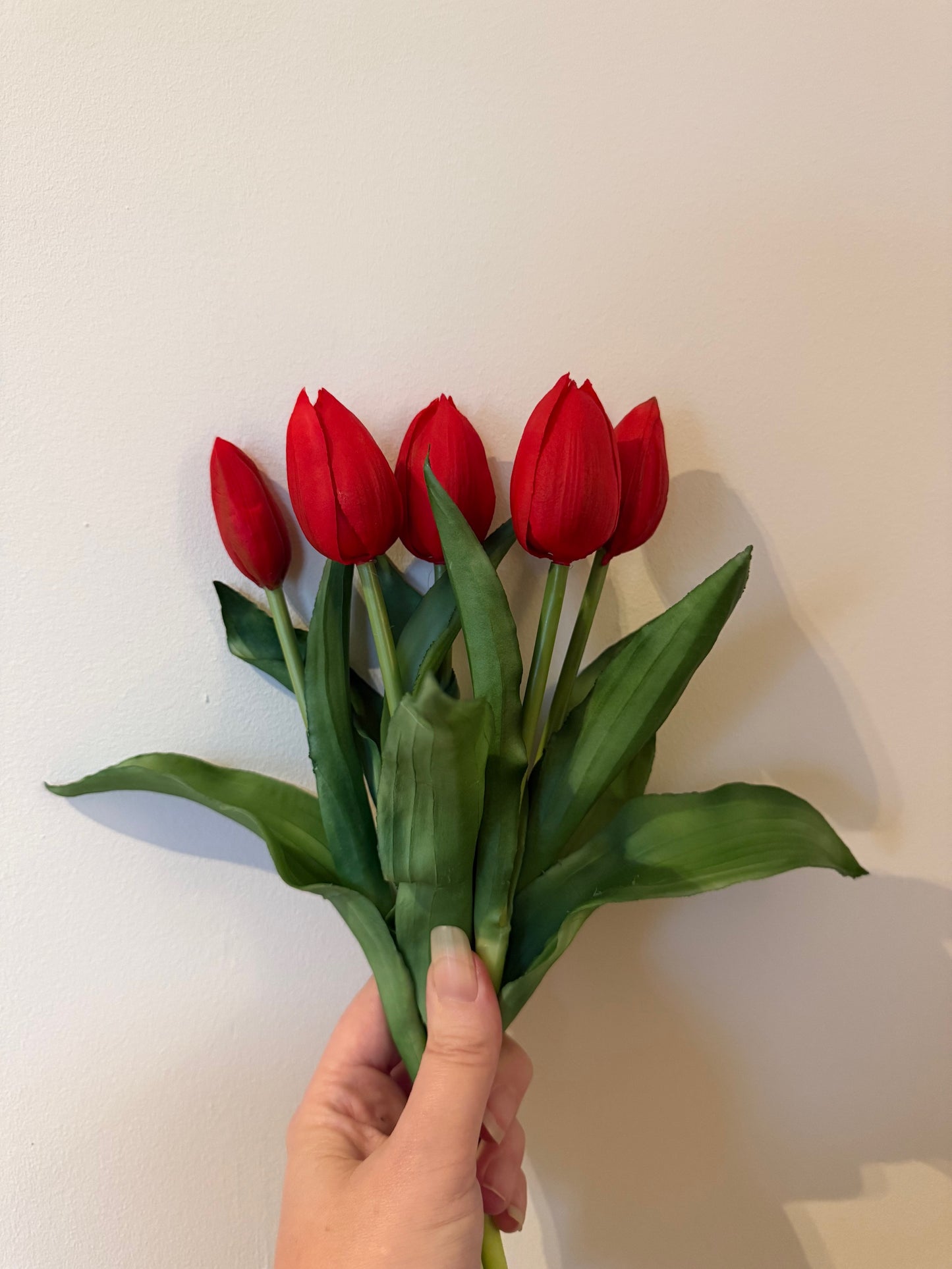 Rode kunsttulpen bosje real touch 30 cm vijf stuks
