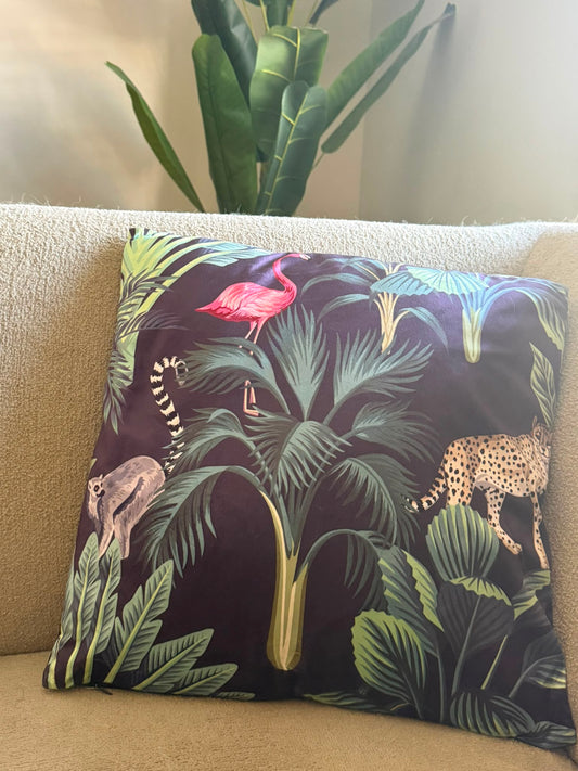 Tiseco Ambiance sierkussen Jungle Flamingo 45x45 cm met tropische bladeren, flamingo, luipaard en maki