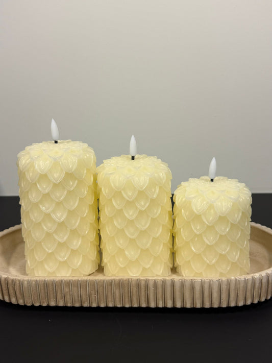 ledkaarsen-dennenkegel-lotus-creme-Countryfield-Krokomingo