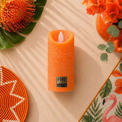 PTMD oranje LED stompkaars met bewegende vlam en echte wax 5,5 x 12,5 cm