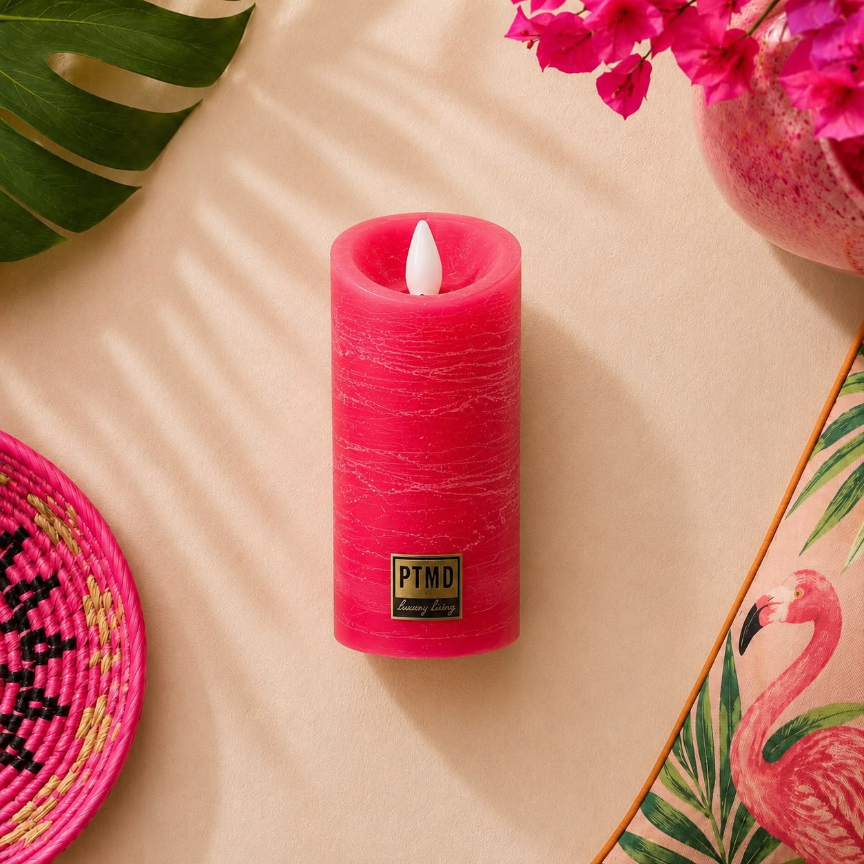 PTMD roze LED stompkaars met bewegende vlam en echte wax 5,5 x 12,5 cm