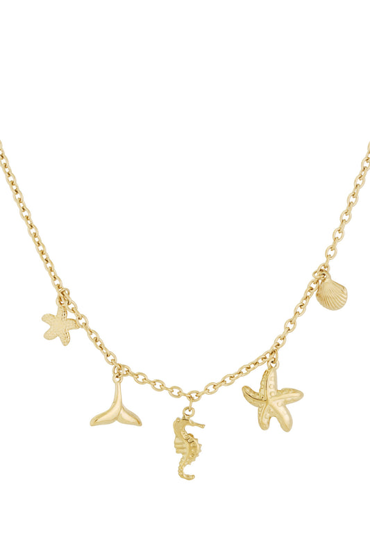 Goudkleurige Ocean Treasure ketting met zeepaardje, zeester en walvisstaart bedels – Krokomingo sieraden