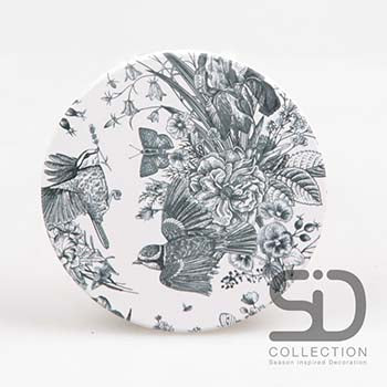 Ronde keramische onderzetter met zwart-witte illustratie van vogels, bloemen en botanische bladeren van SD Collection, diameter 10 cm.